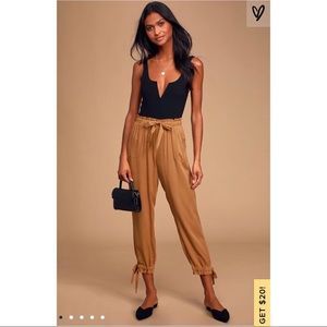 Lulu’s Camel High-Waisted Jogger Pants